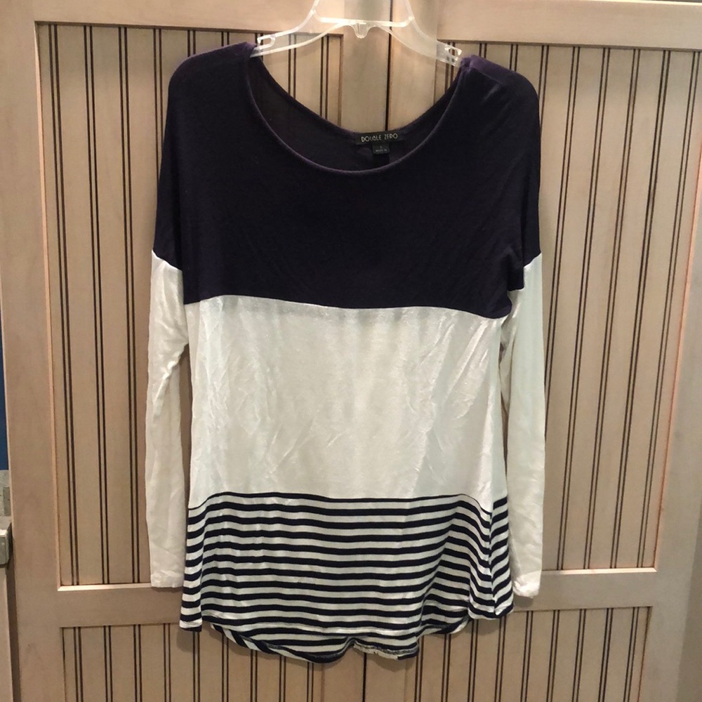Long-sleeved, multi-patterned top